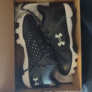 1.5 Youth Under Armour Leadoff Mid RM Jr
